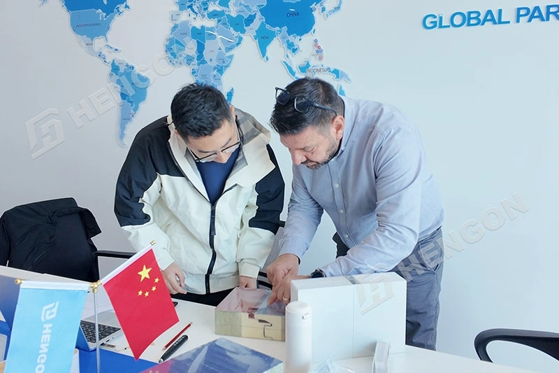 Un client grec visite Hengon pour discuter d'un projet et d'une future coopération Un client grec visite Hengon pour discuter d'un projet et d'une future coopération