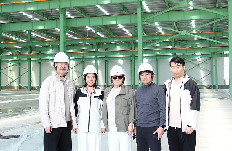 Bienvenue aux clients mongols qui viennent visiter notre usine